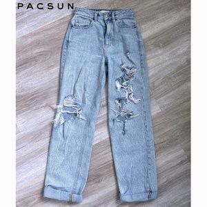PacSun Jeans 90's Boyfriend style Size 23 Distressed blue jeans holy
